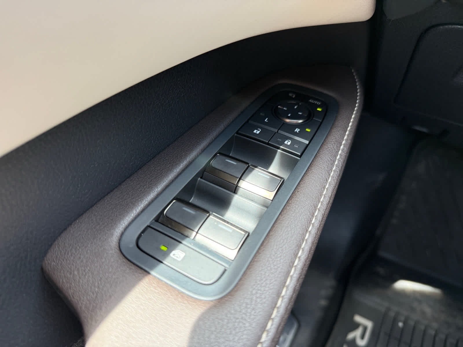 Used 2023 Iridium Lexus Premium image 27