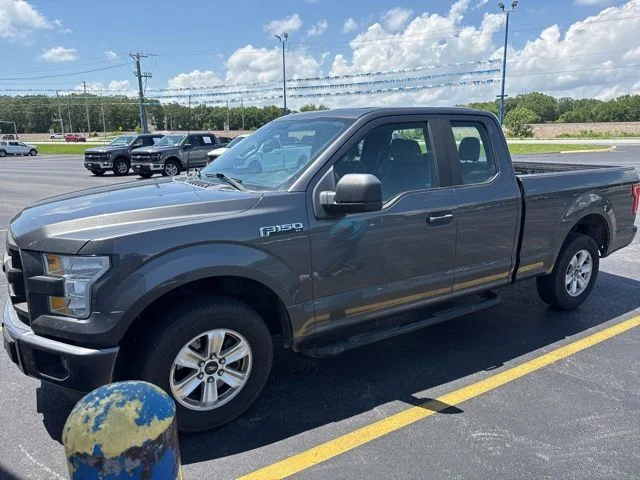 2015 Ford F-150 XL SuperCab 145-in's photo