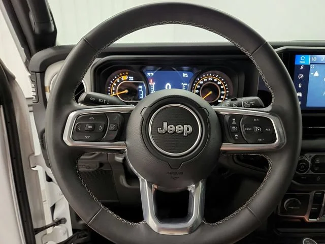 Used 2025 Bright White Cl Jeep Sahara image 20