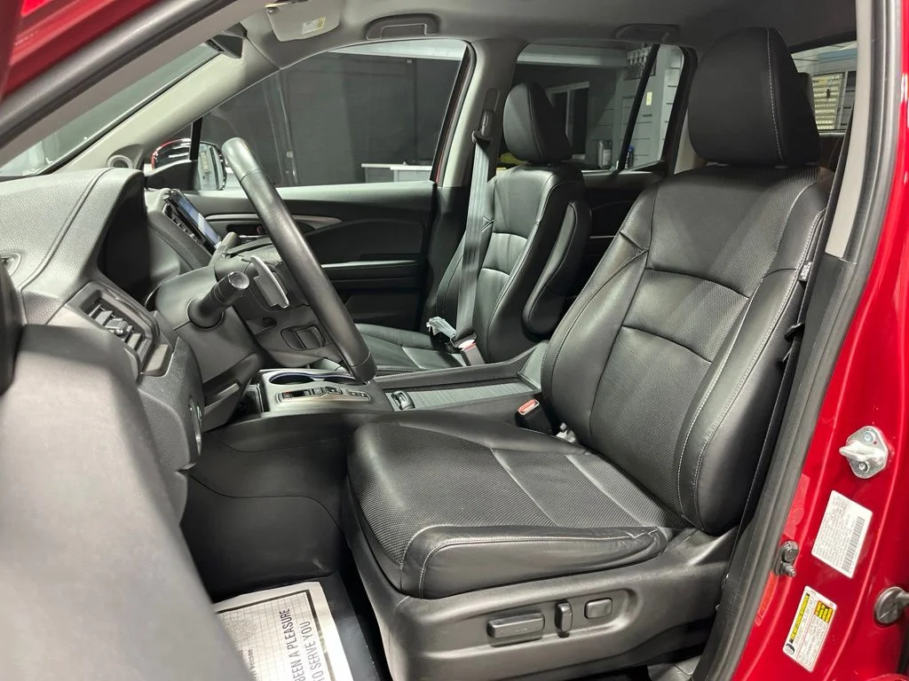 Certified Used 2022 Radiant Red Metallic II Honda RTL-E image 14