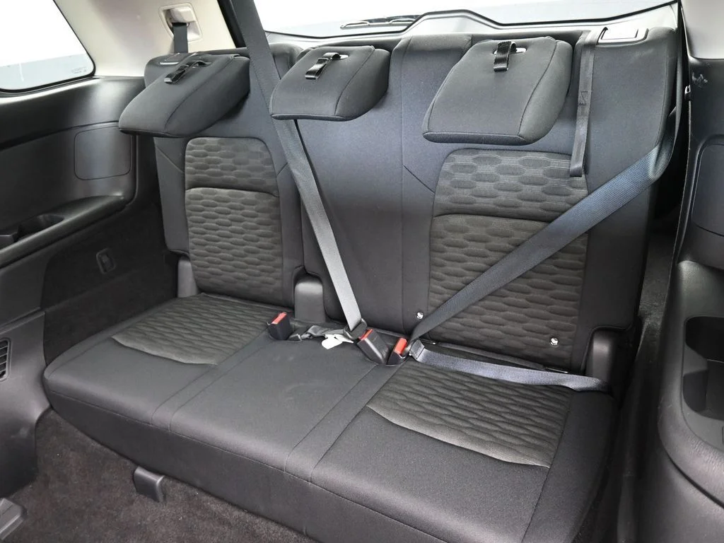 2025 Nissan Pathfinder SV - Photo 32