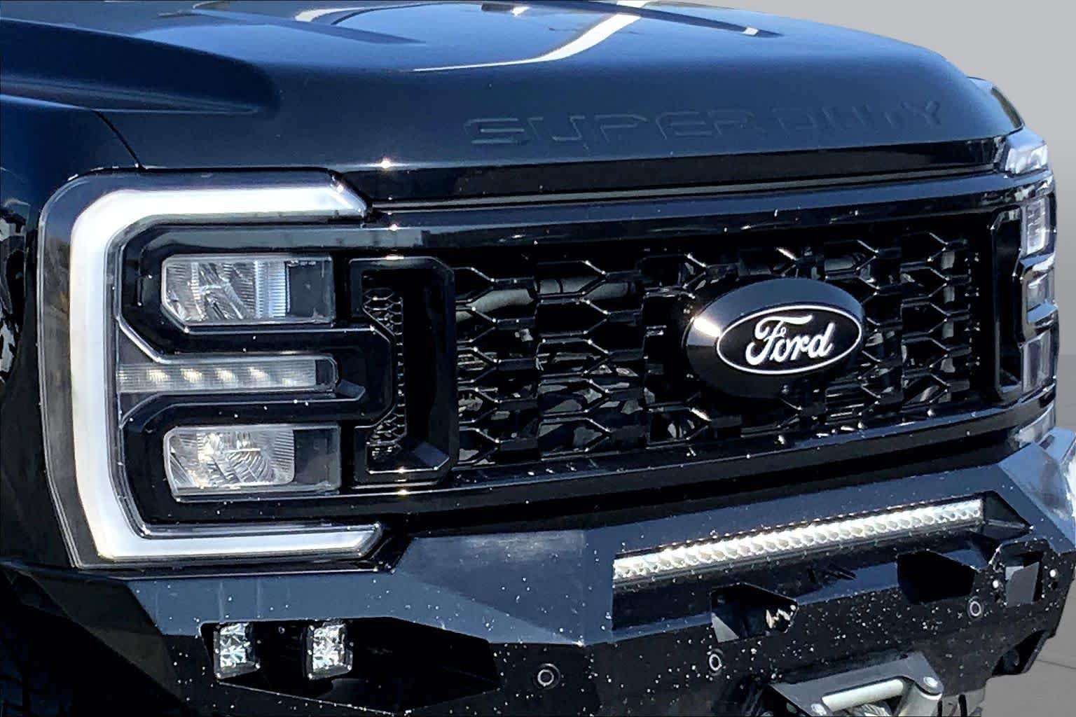 Used 2023 Agate Black Metallic Ford LARIAT image 27