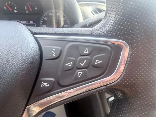 Used 2022 White Chevrolet LT image 11
