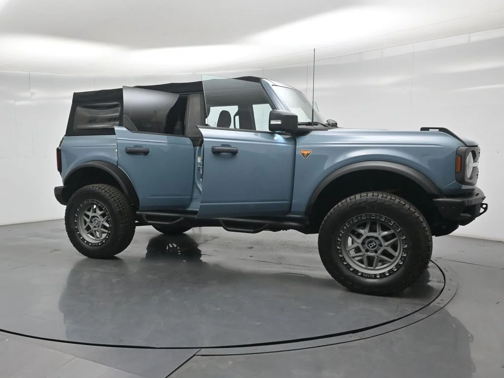 Used 2021 Blue Ford Badlands image 31
