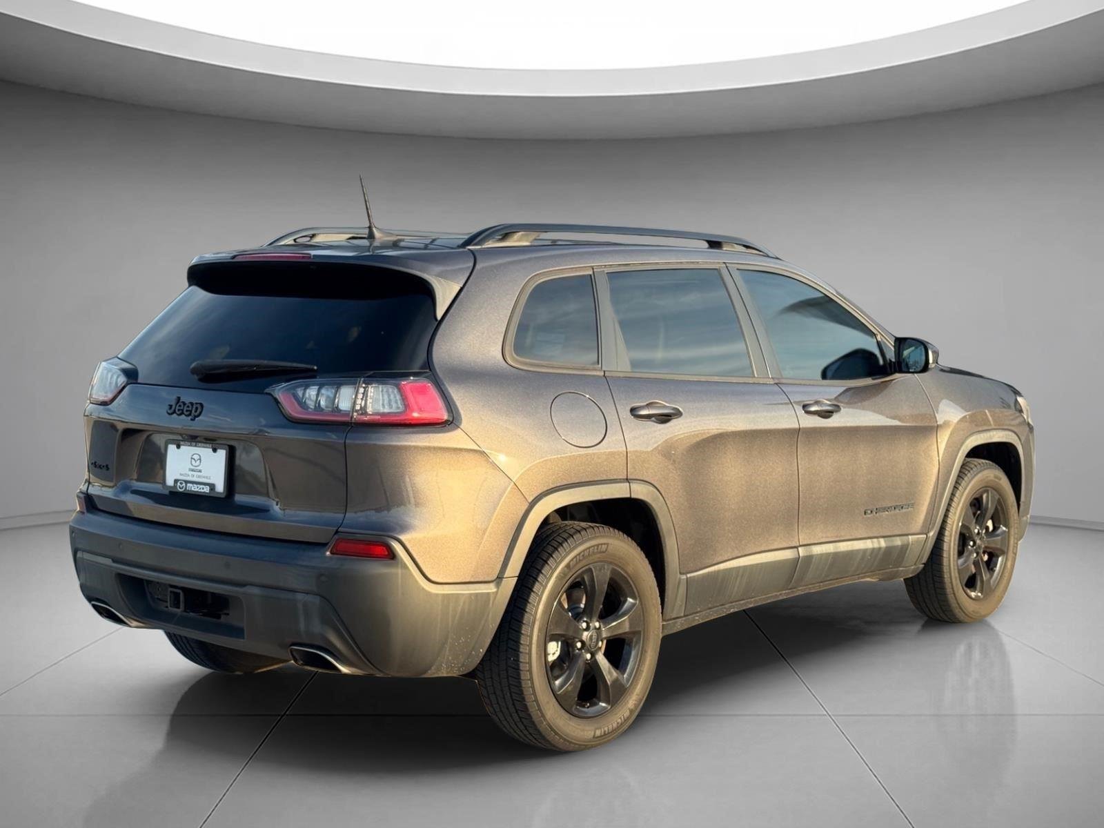 Used 2019 Sting-Gray Clearcoat Jeep Altitude image 5
