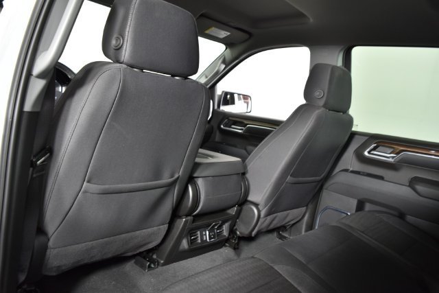 Used 2024 Summit White Chevrolet LT (2FL) image 33