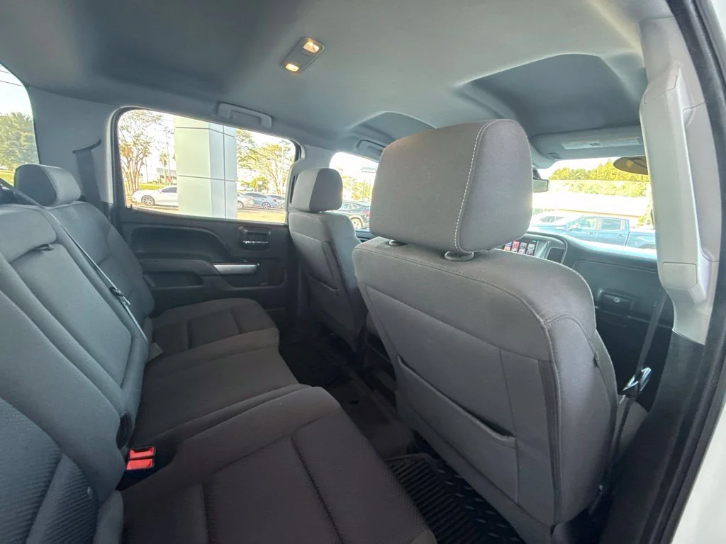 Used 2017 SUMMIT WHITE Chevrolet LT image 37