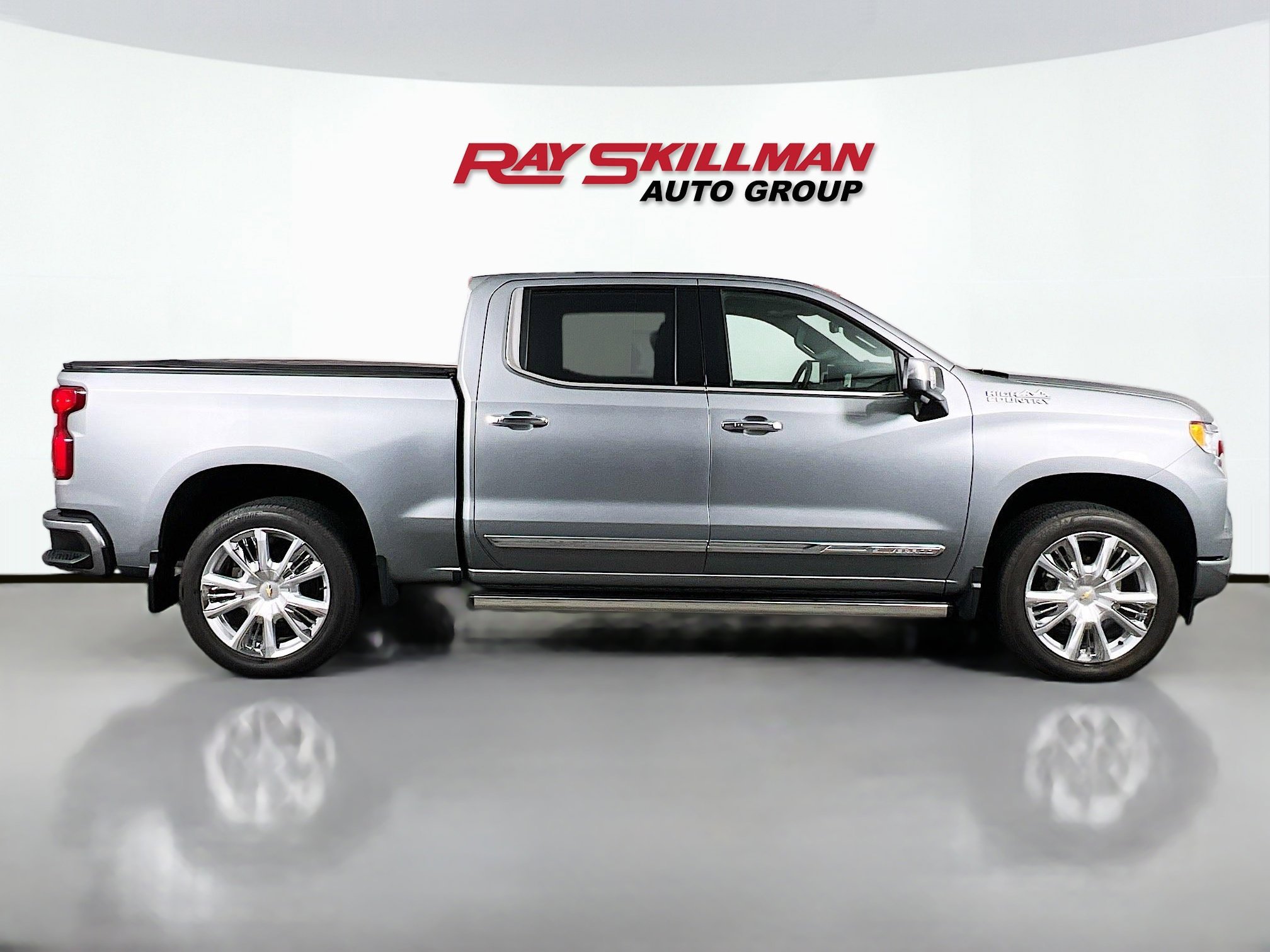 Used 2025 Sterling Gray Metallic Chevrolet HIGH COUNTRY image 8