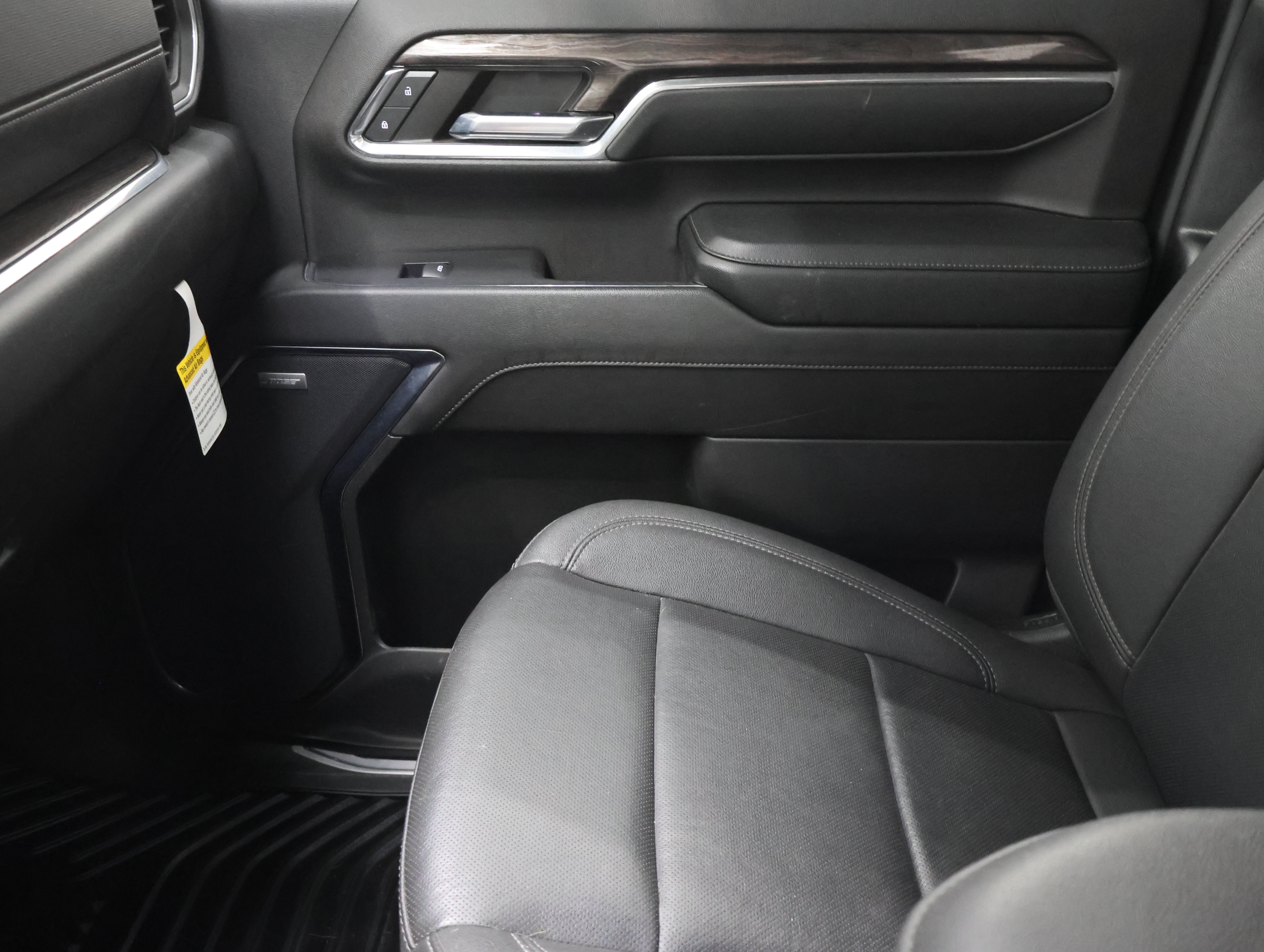 Used 2024 Black Chevrolet 4x4 Crew Cab LTZ Z71: CREW-SHORT-LTZ-MIDNIGHT-CONVENIENCE II-DIESEL-1 OWNER image 13