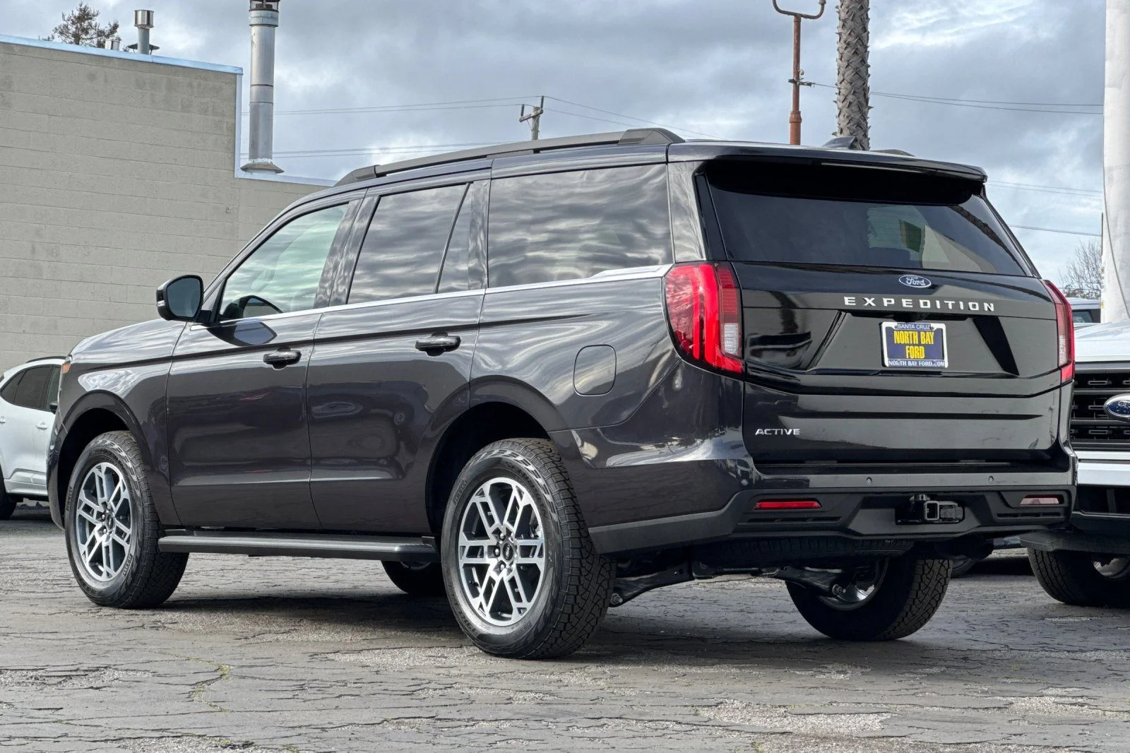 New 2026 Dark Matter Gray Metallic Ford Active image 6