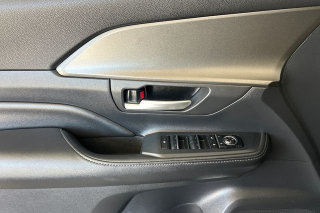 2025 Toyota Grand Highlander XLE - Photo 14