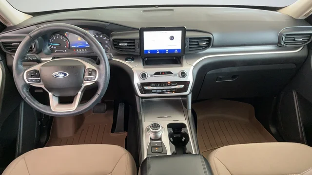Used 2022 White Ford XLT image 9
