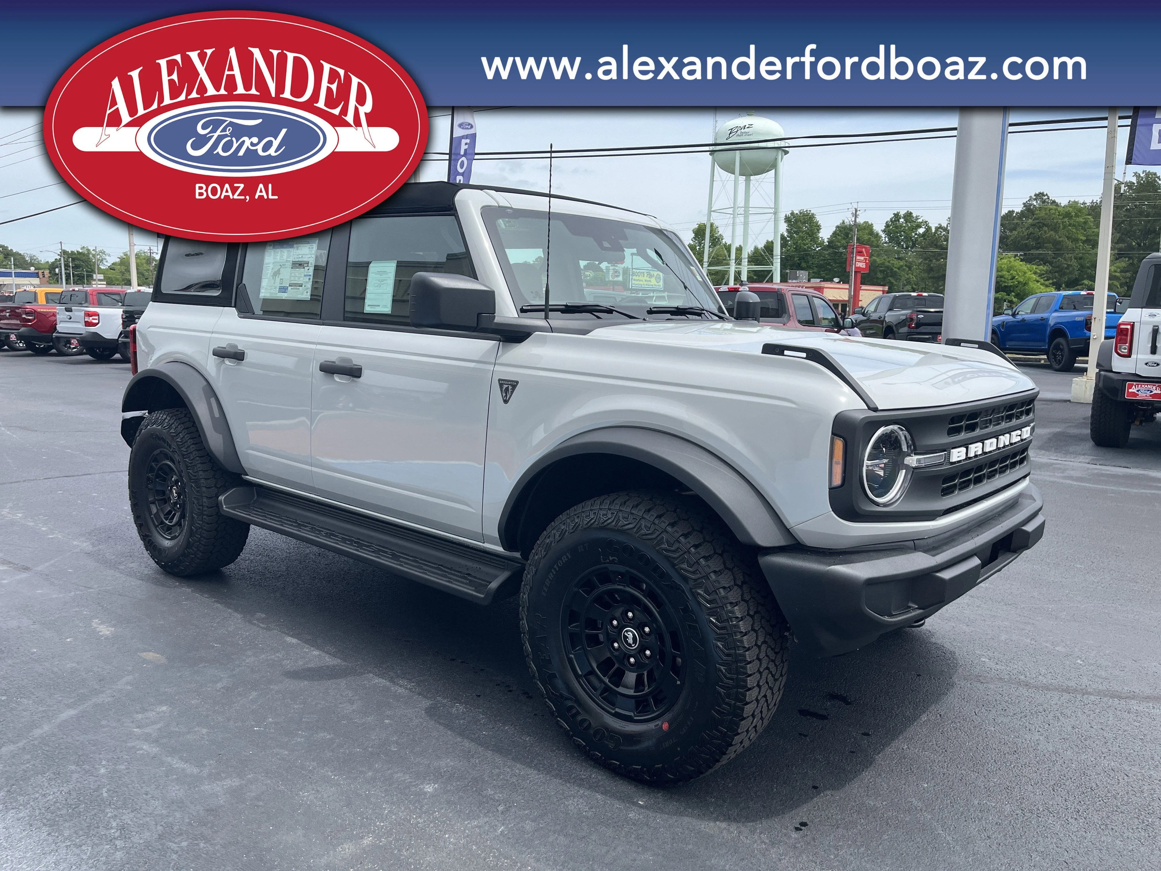 New 2026 Avalanche Gray Ford Base image 3