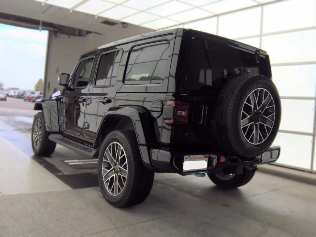 Used 2022 Black Jeep Unlimited Sahara 4xe image 4