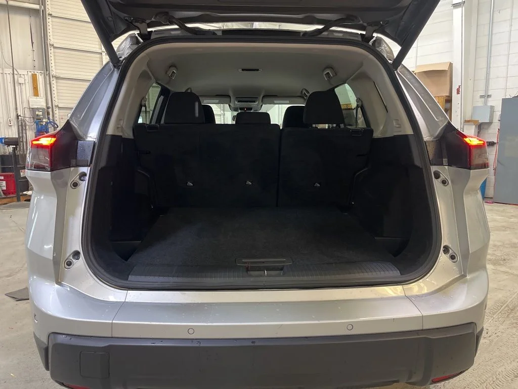 Used 2025 Silver Nissan SV image 27