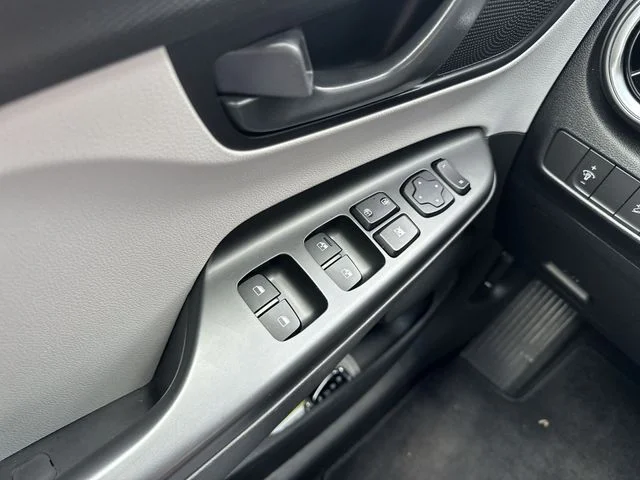 Used 2023 Black Hyundai SEL image 14