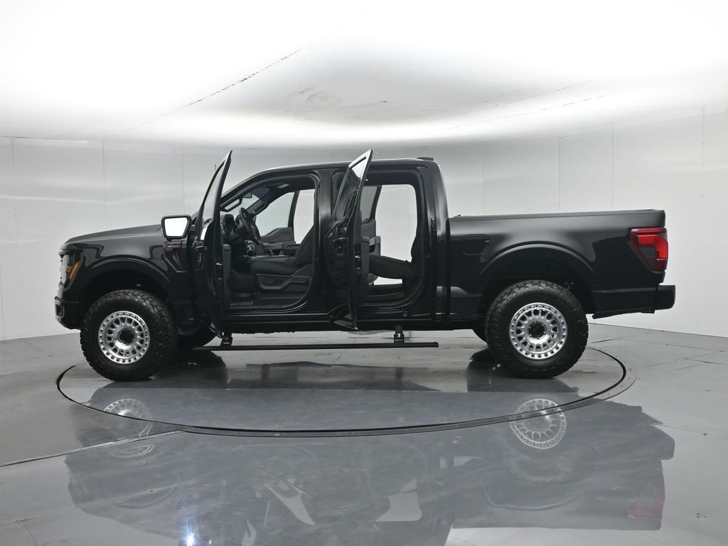 Used 2025 Black Ford XLT image 37
