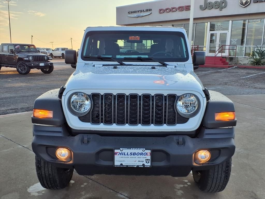 New 2026 Bright White Clear-Coat Exterior Paint Jeep Sport image 2