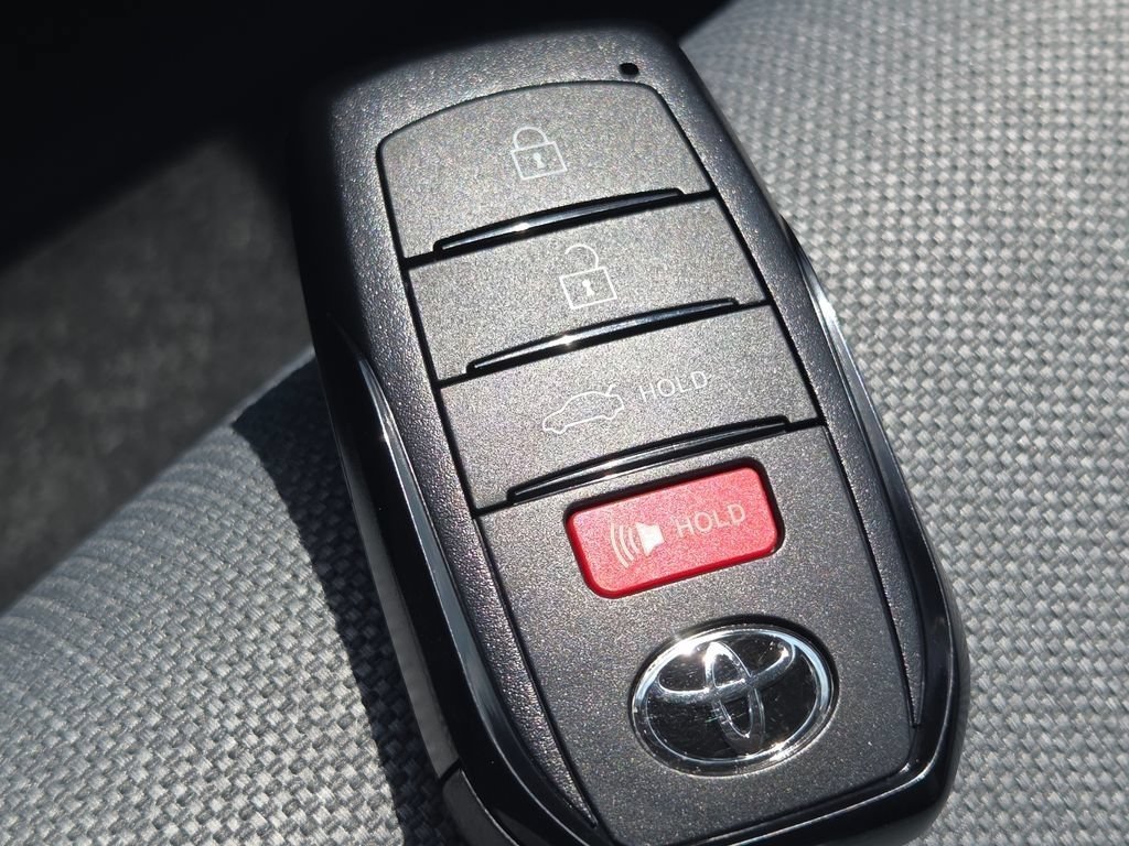 New 2026 Ice Cap Toyota LE image 30