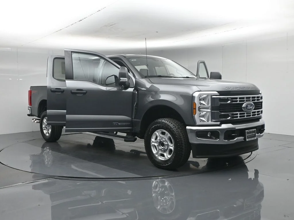 New 2026 Carbonized Gray Metallic Ford XLT image 31