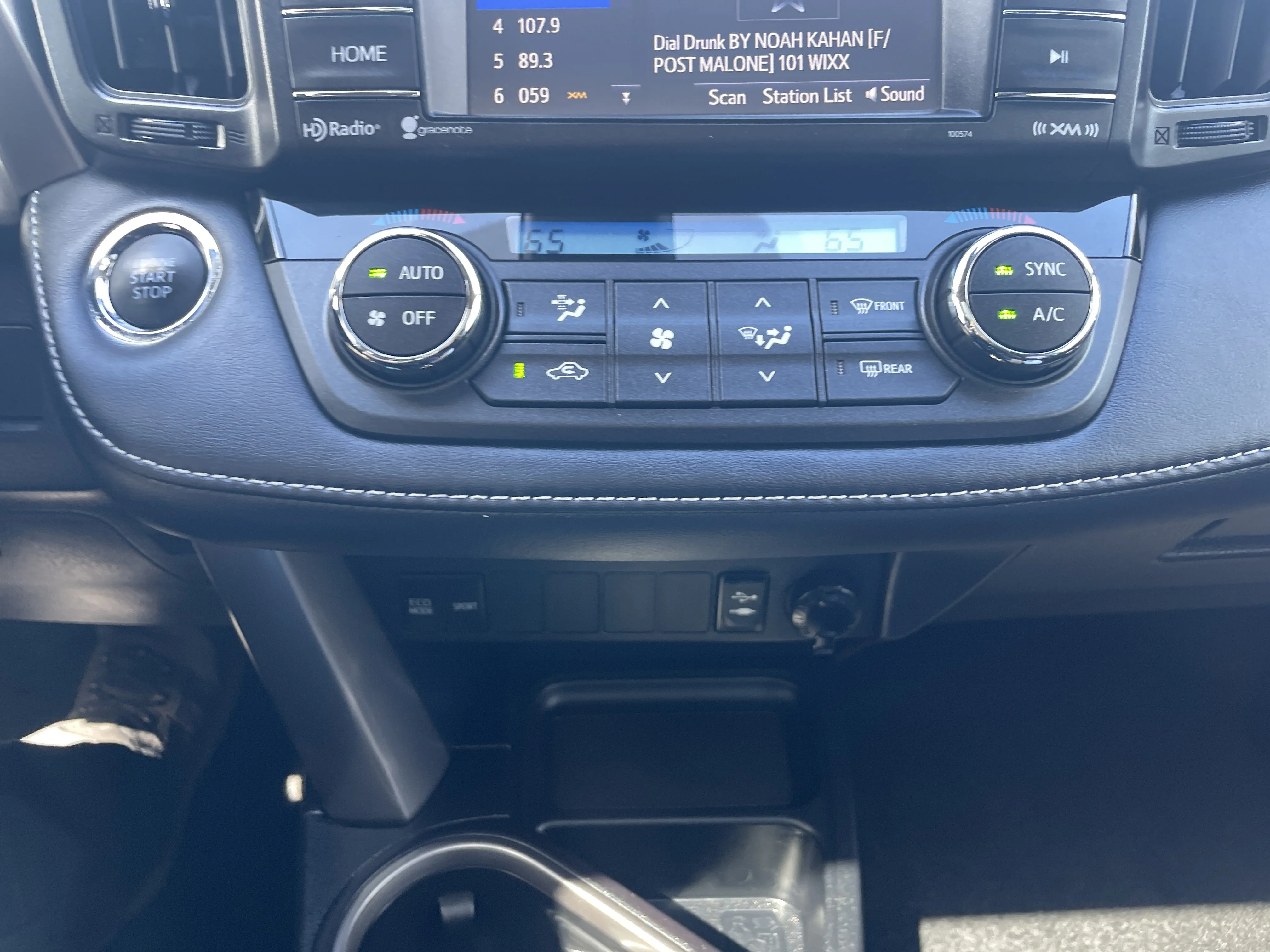 Used 2017 Super White Toyota XLE image 25