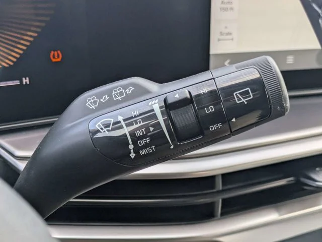 2025 Kia Sorento S - Photo 31