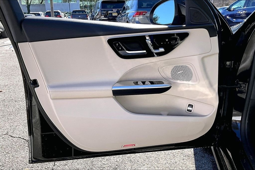 Certified Used 2022 Black Mercedes-Benz C 300 image 18