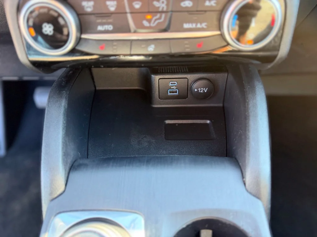 Used 2022 Blue Ford SE image 30
