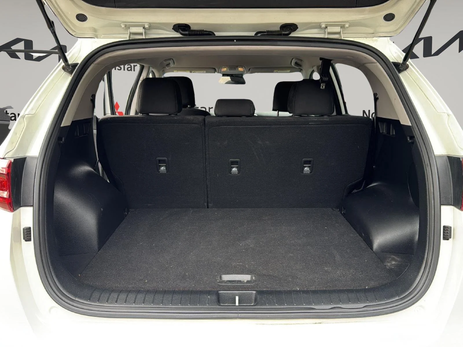 Used 2020 Clear White Kia LX image 26