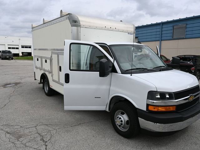 2022 Chevrolet Express Cutaway