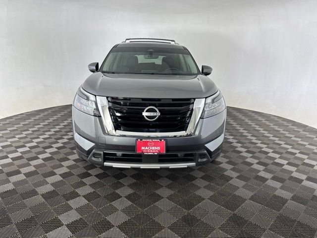 Used 2025 Gray Nissan Platinum image 2