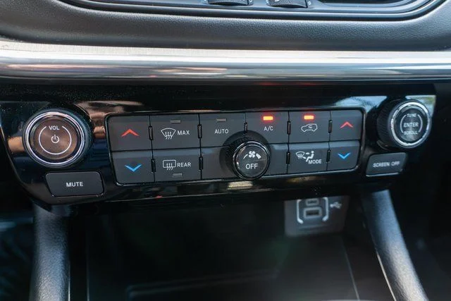 Used 2023 White Jeep Limited image 29