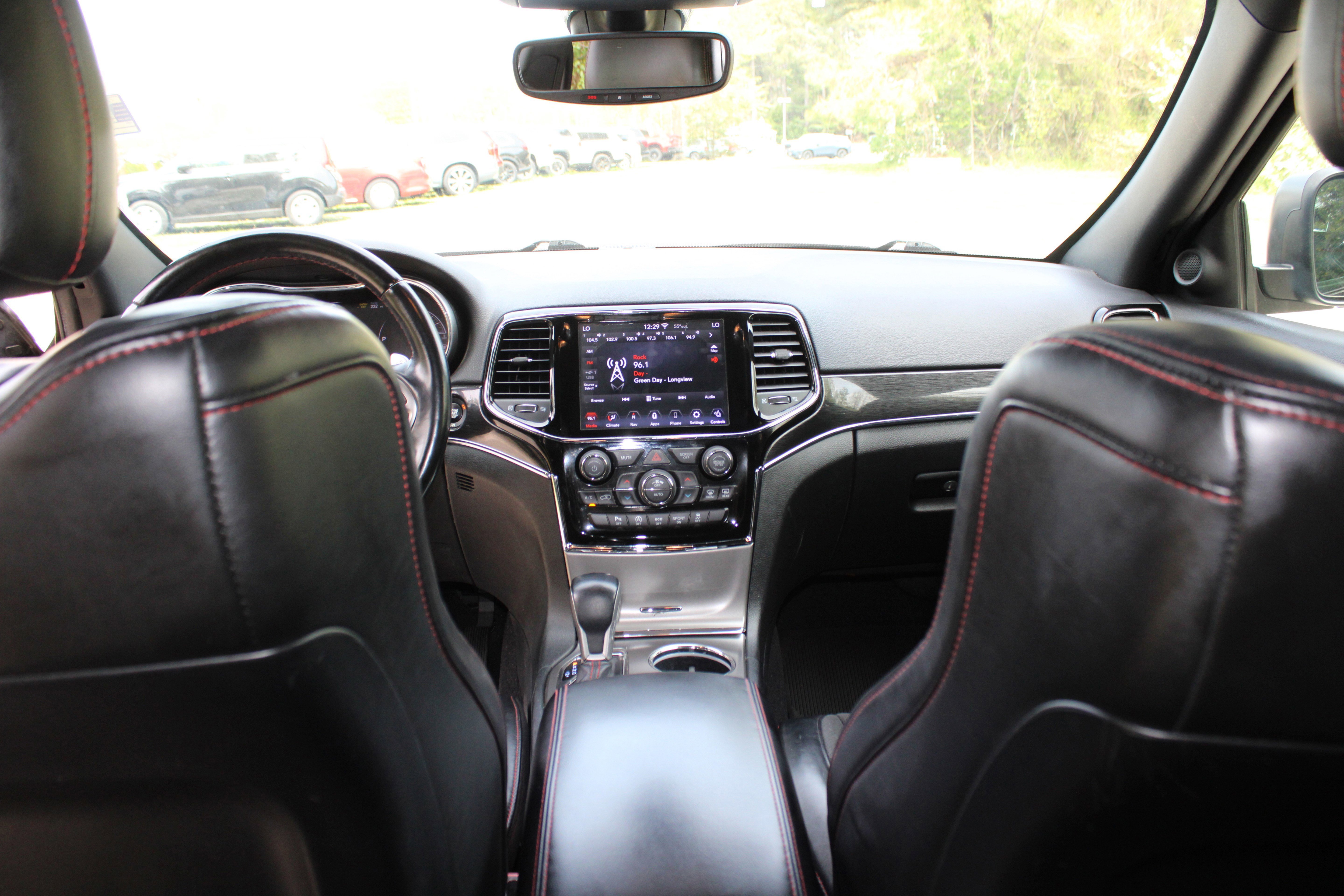 Used 2020 Diamond Black Crystal Pearlcoat Jeep Trailhawk image 28