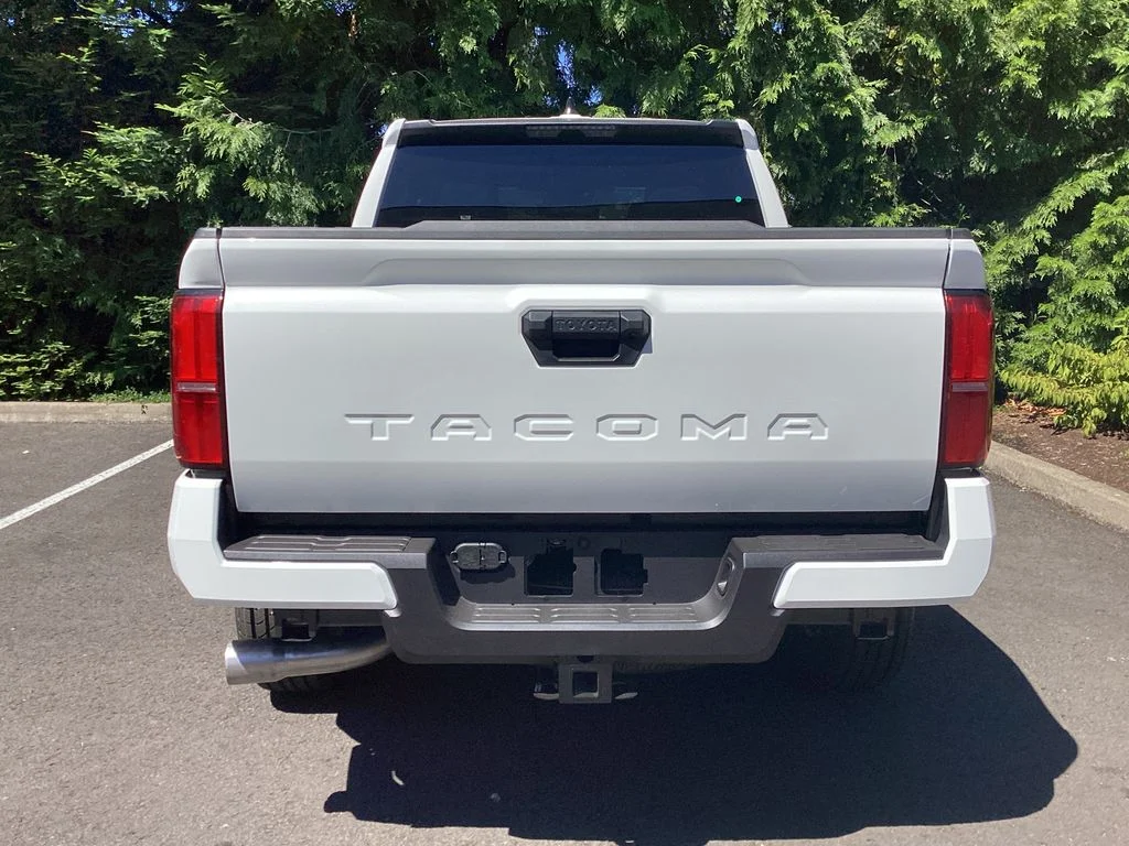 2025 Toyota Tacoma SR5 - Photo 12