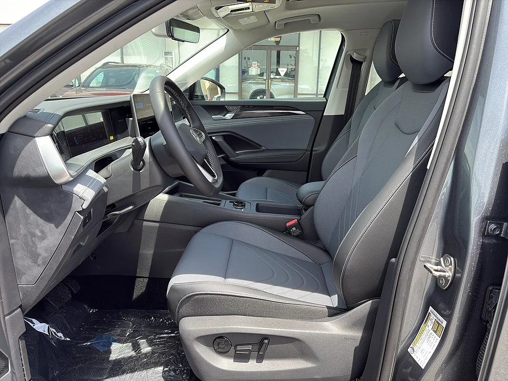 New 2026 Platinum Gray Metallic Volkswagen SE FWD image 15