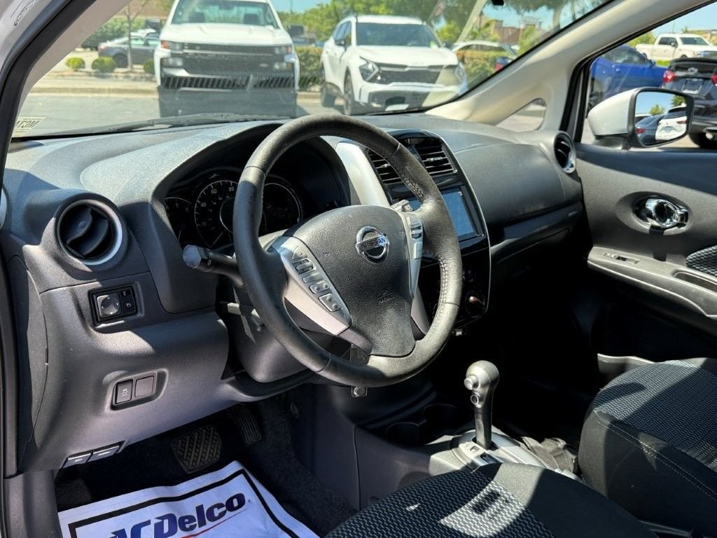 Used 2015 Silver Nissan SV image 11