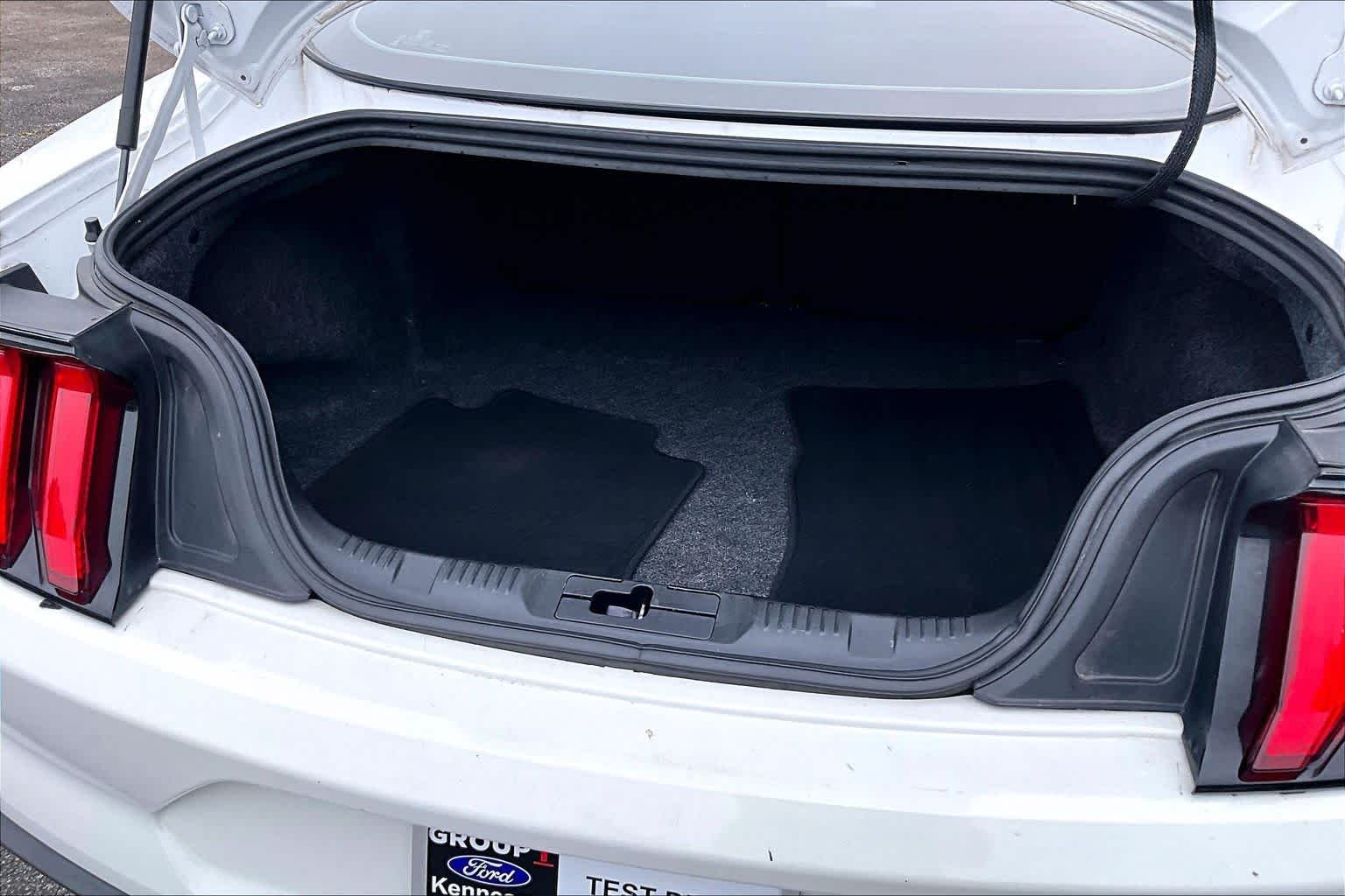 Used 2018 Oxford White Ford EcoBoost Premium image 32