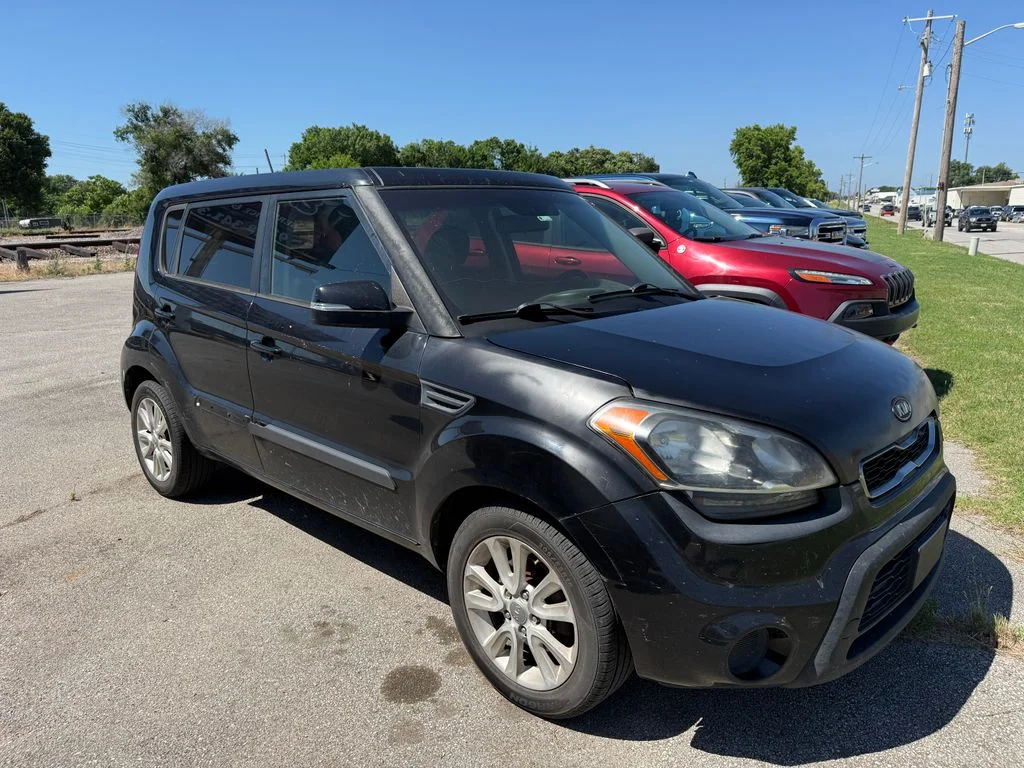 Used 2012 Gray Kia Plus image 3