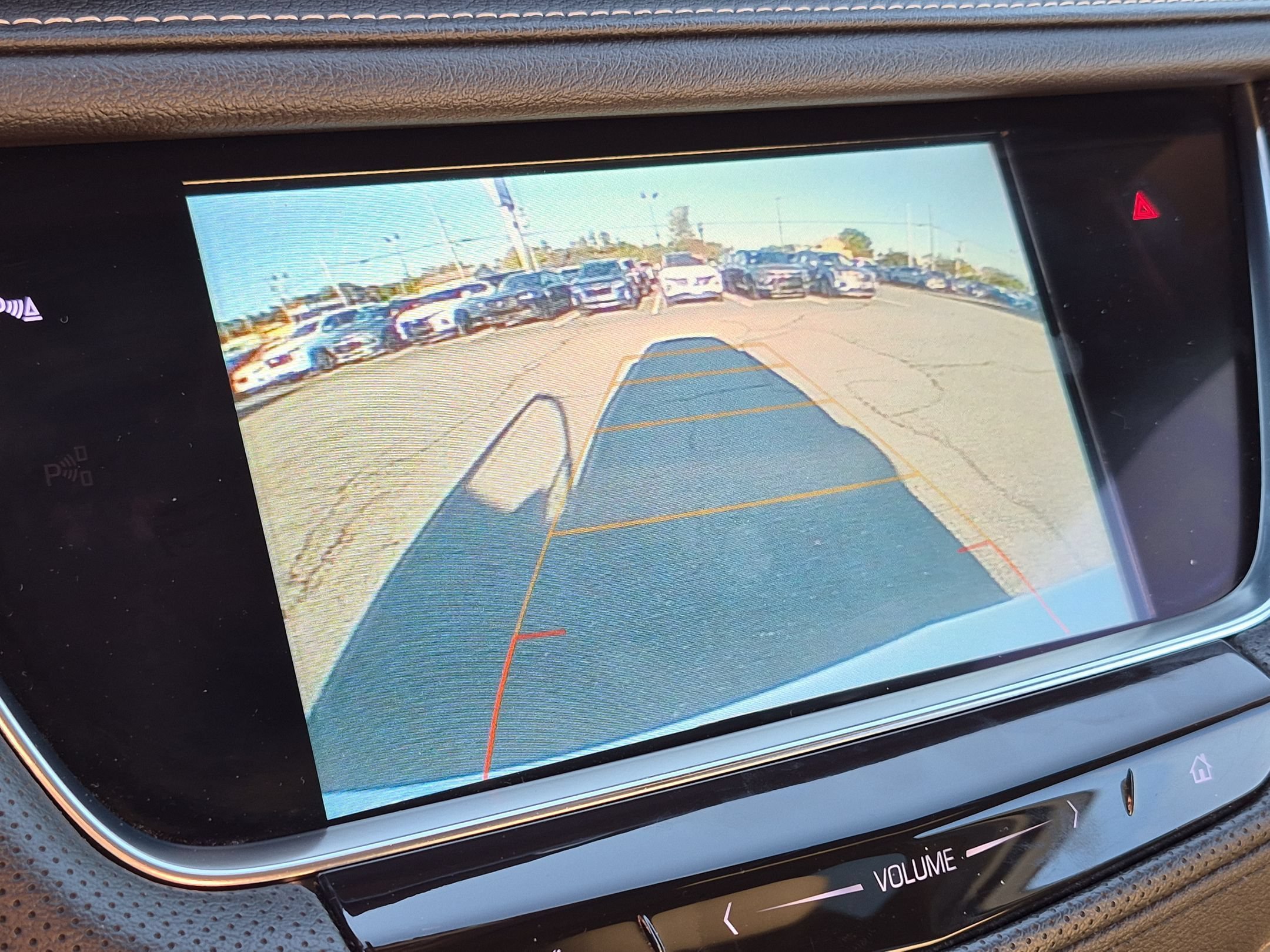 Used 2019 Crystal White Tricoat Cadillac Premium Luxury FWD image 23