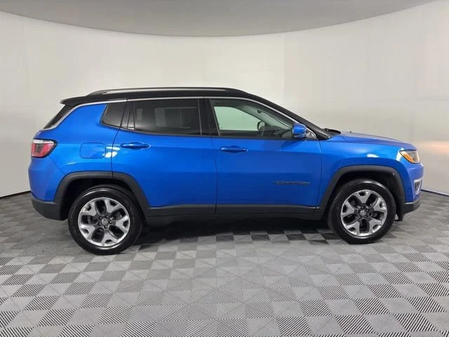 Used 2018 Laser Blue Jeep Limited image 36