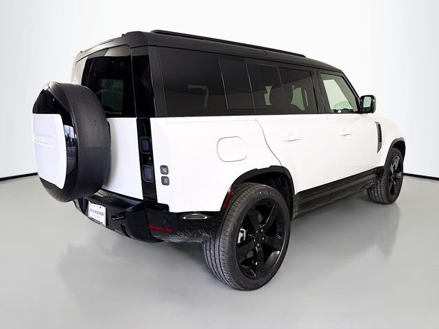 New 2026 Fuji White Land Rover X-Dynamic SE image 5