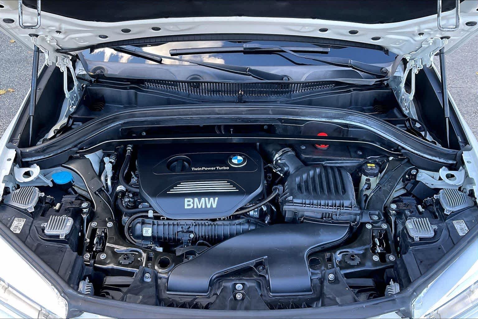 Used 2018 Alpine White BMW xDrive28i image 29