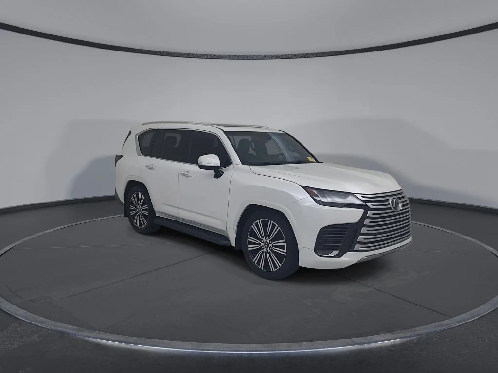 Used 2024 White Lexus 600 Luxury image 3
