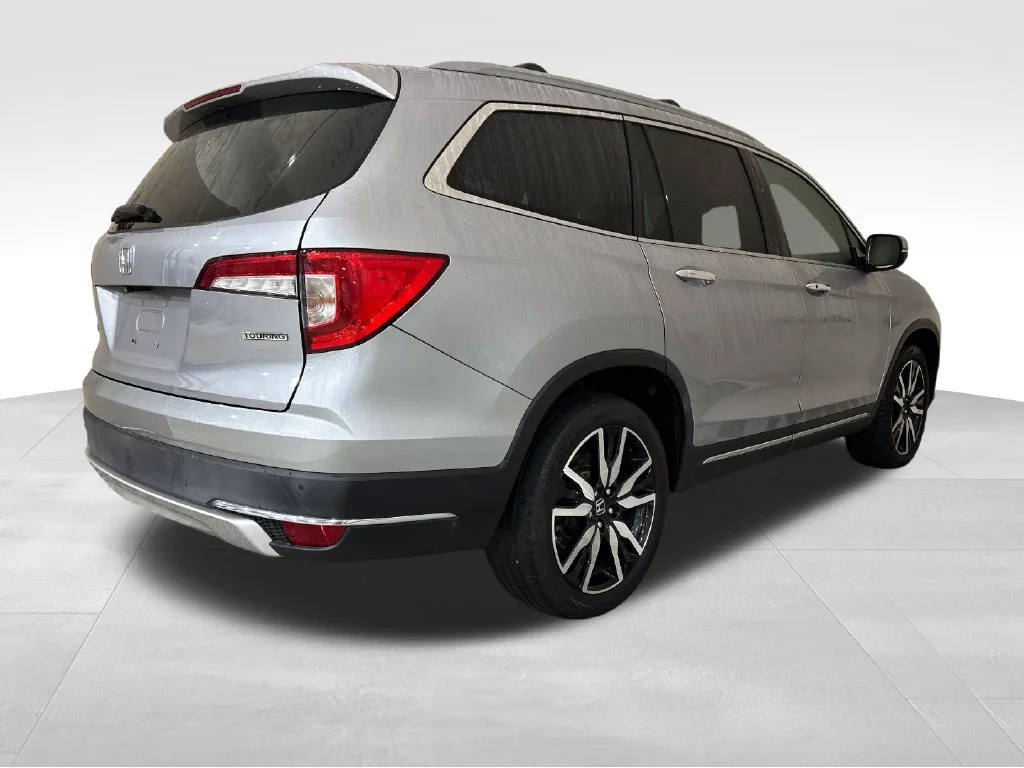 Used 2019 Silver Honda Touring image 5