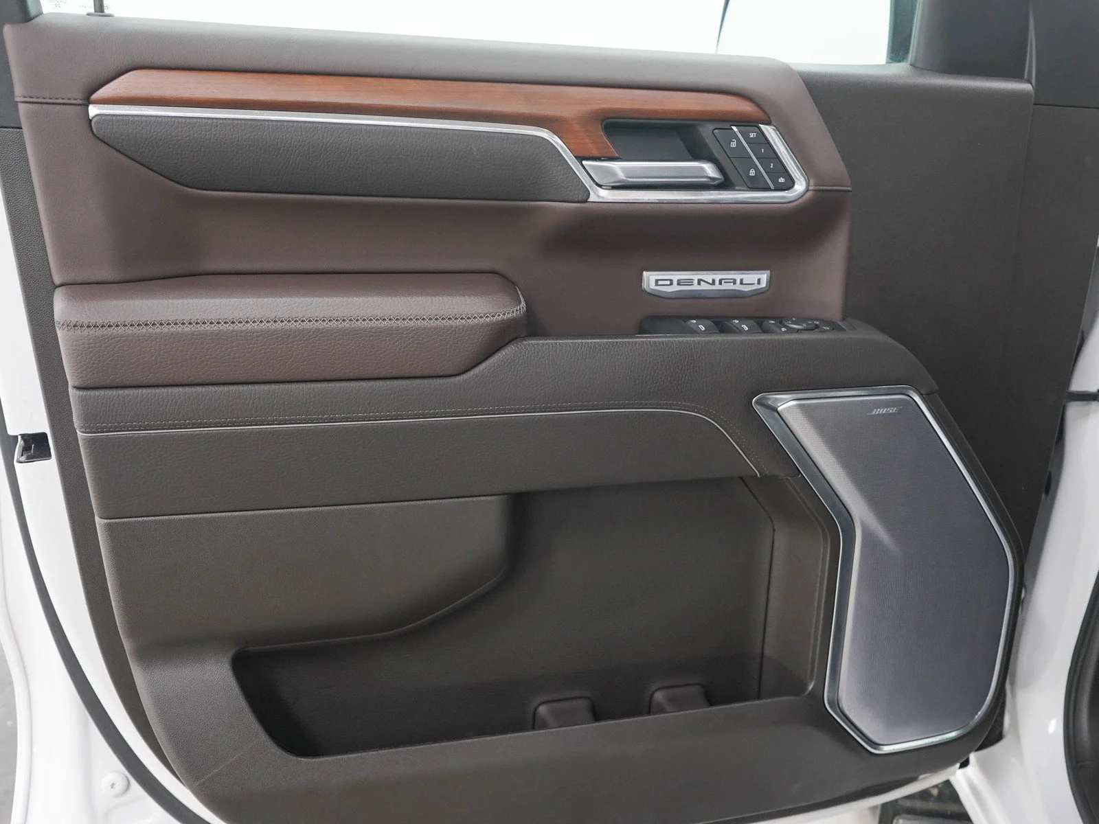 Used 2023 White Frost GMC Denali image 19
