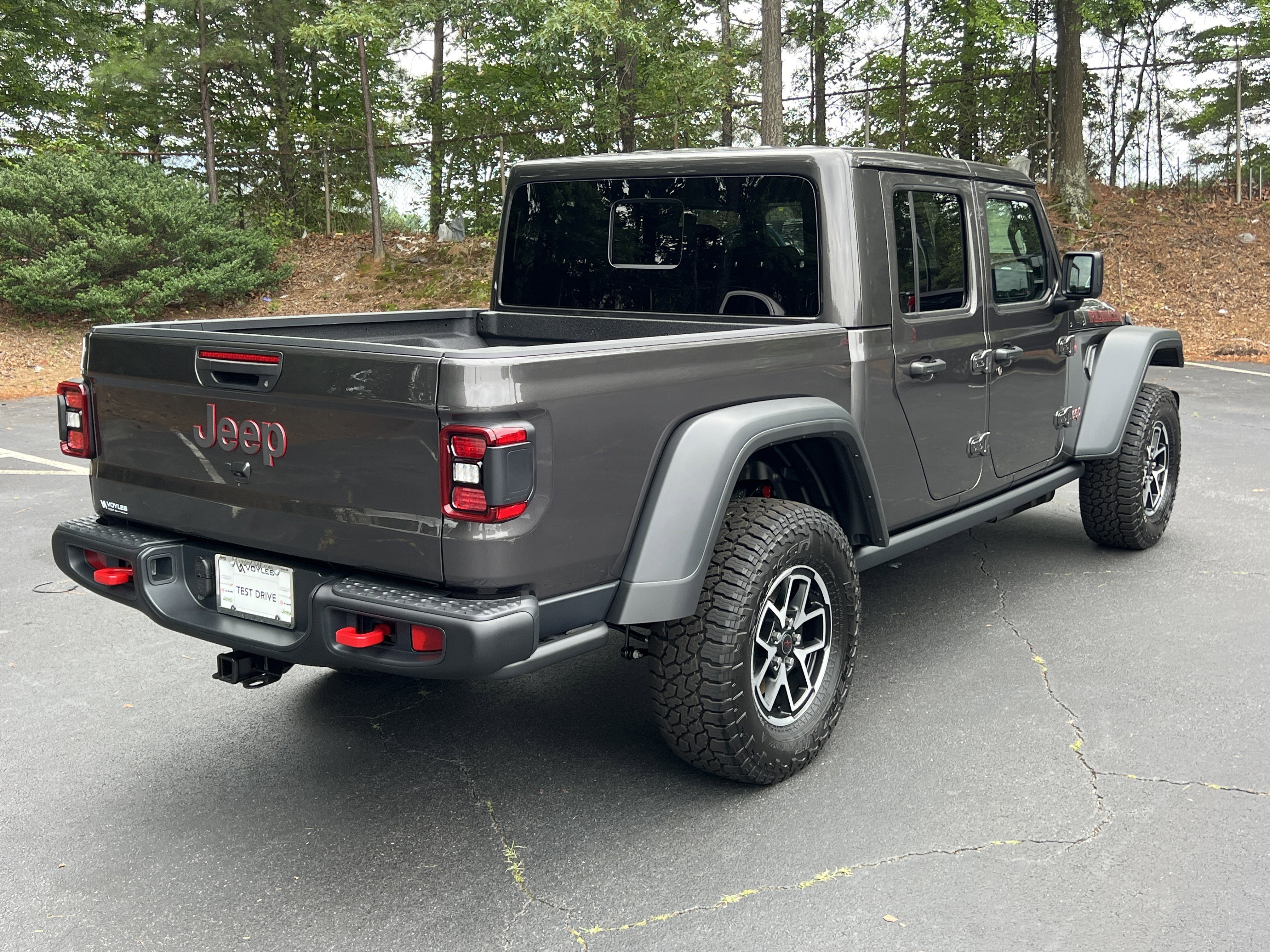 New 2026 Granite Crystal Metallic Clear-Coat Exterior Paint Jeep Rubicon image 8