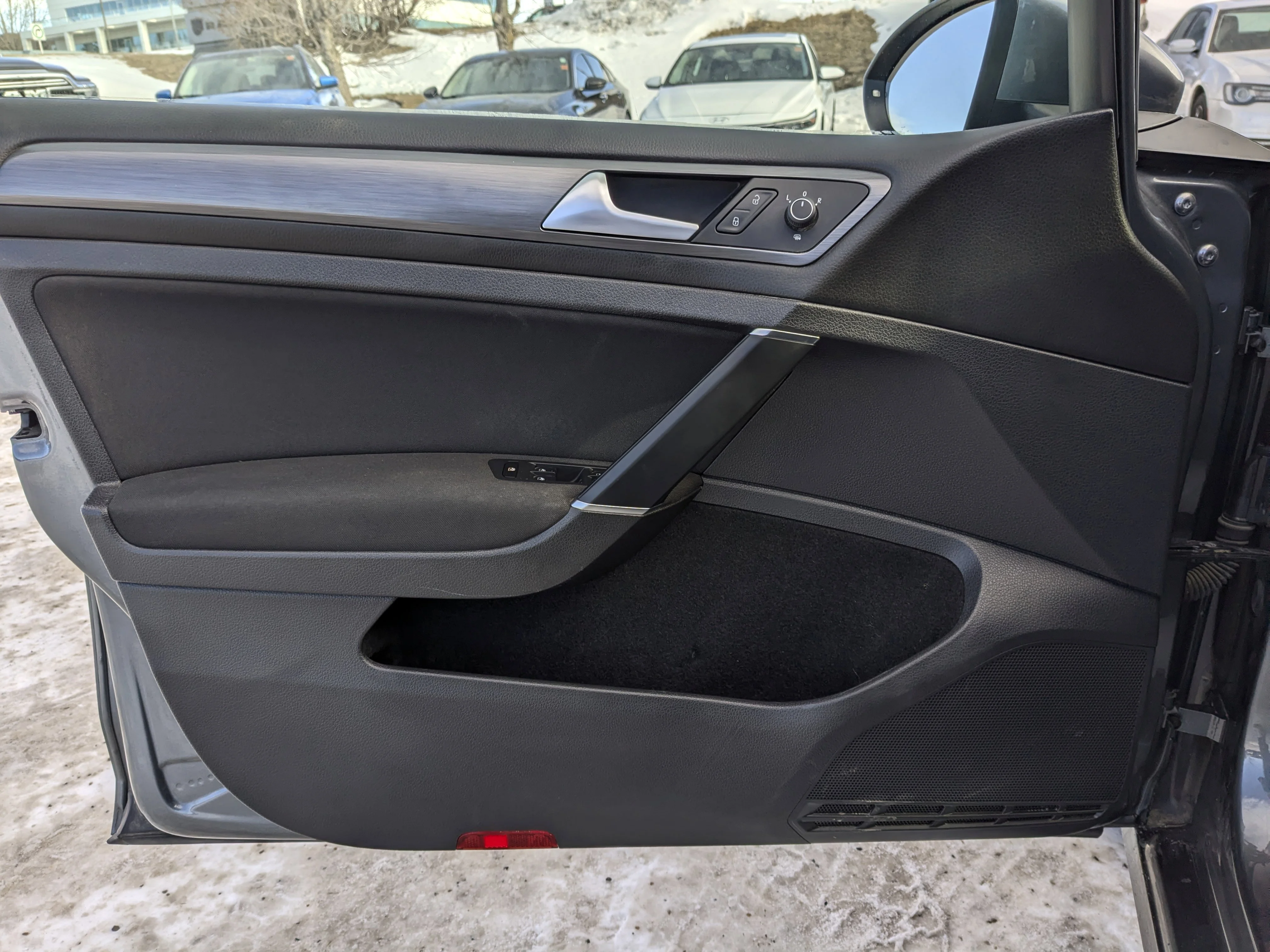 Used 2019 Grey Volkswagen Comfortline image 14