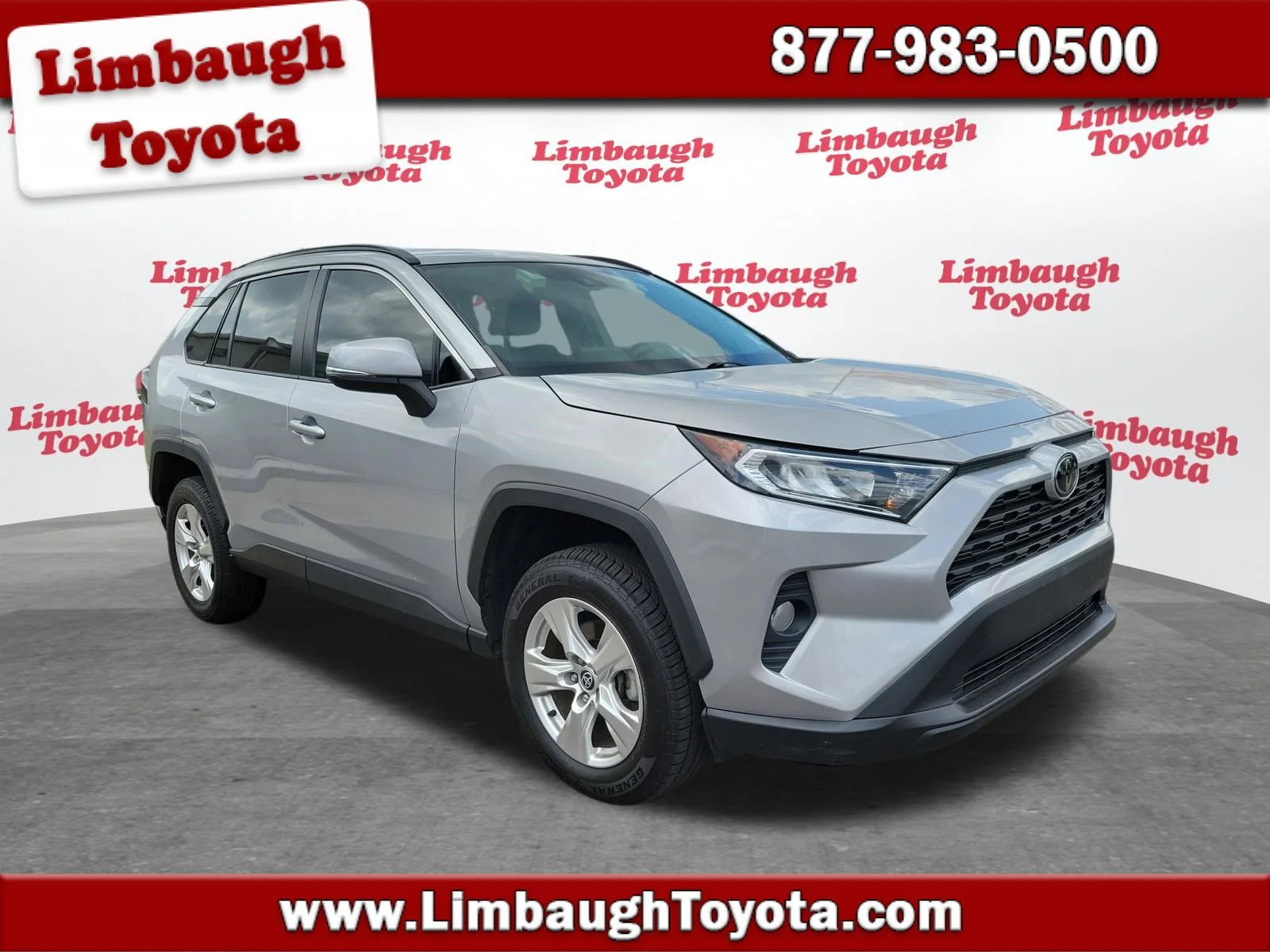 2021 Toyota RAV4 XLE AWD's photo
