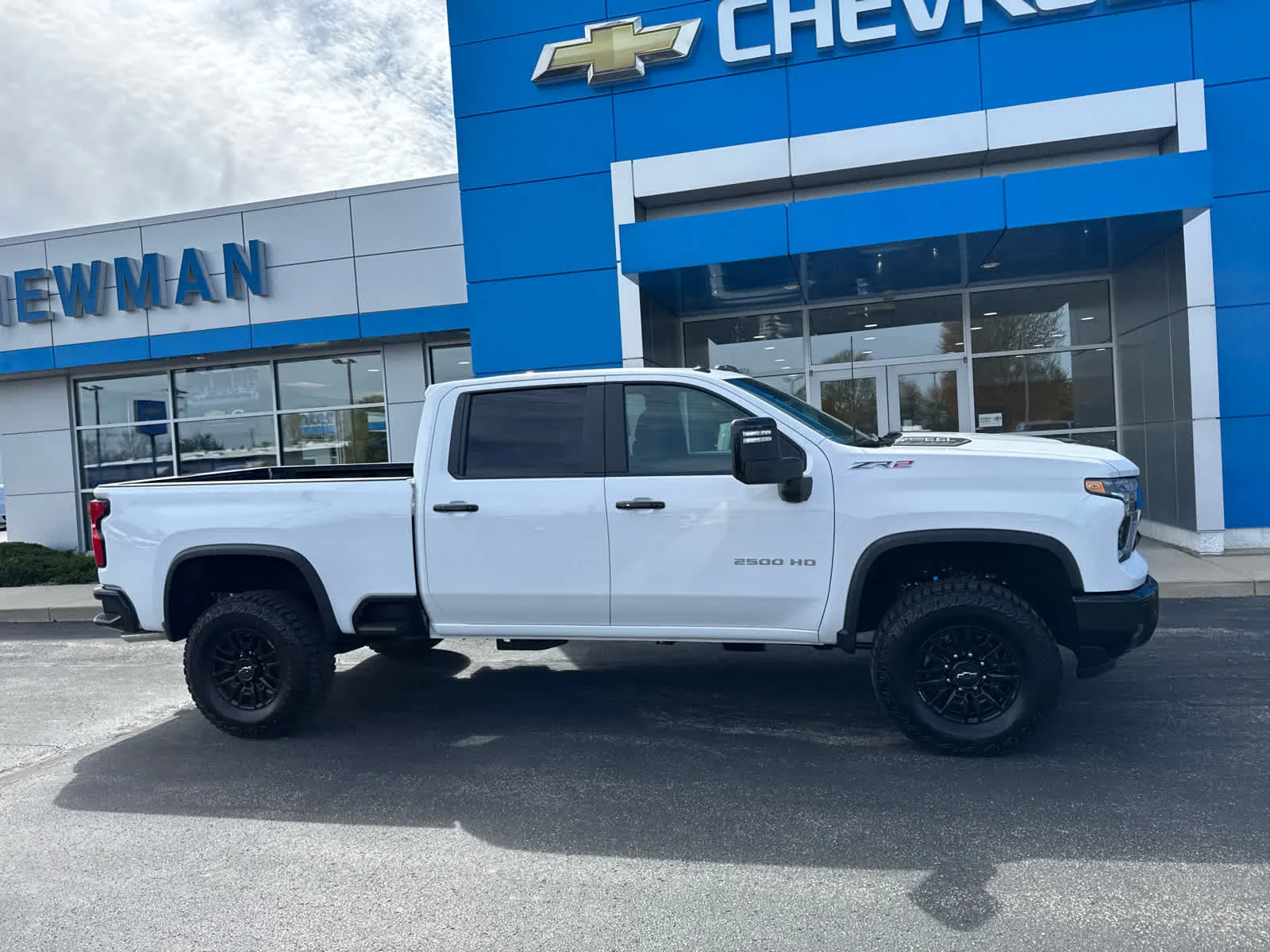 2026 Chevrolet Silverado 2500HD ZR2 - Photo 2