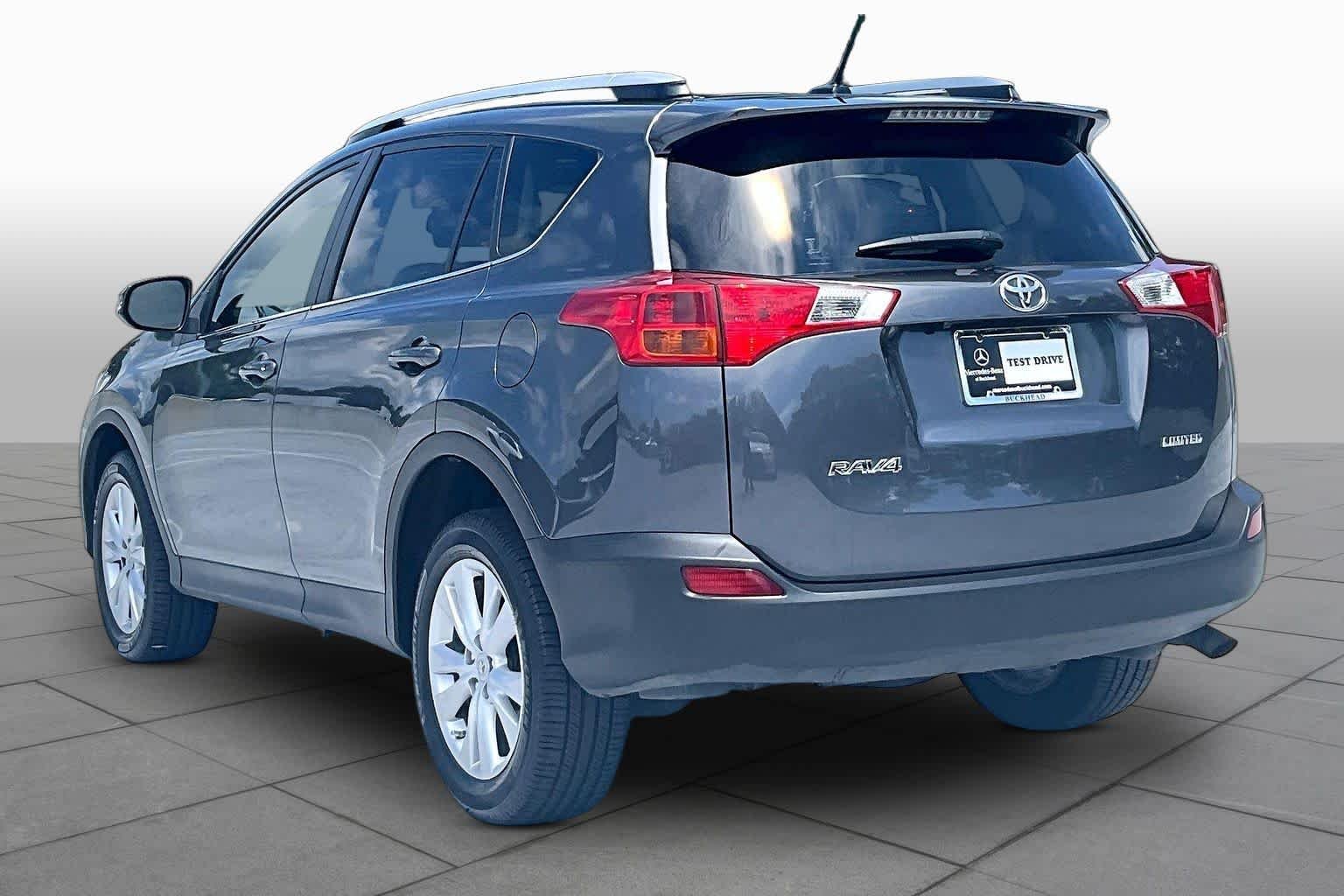 Used 2015 Magnetic Gray Metallic Toyota Limited image 11